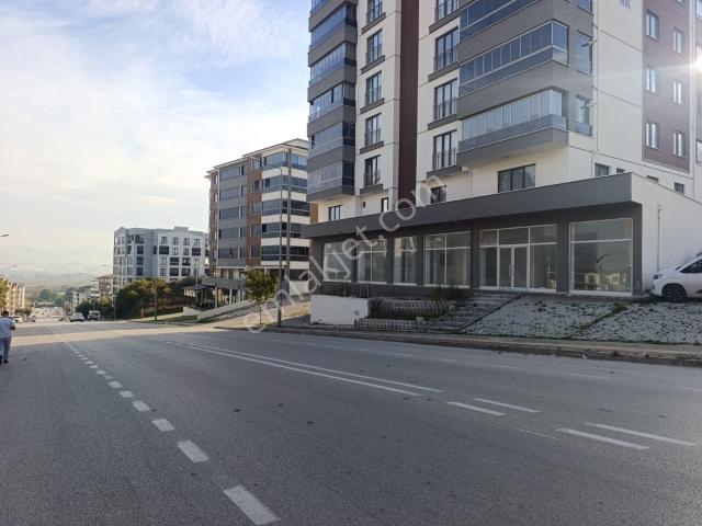 Yunuseli Çamlık Caddesinde Kiralık 450 M İşyeri