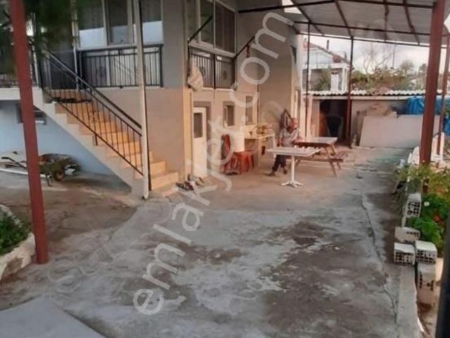 Yunusemre Çamlıca Mh.702 M2 İçinde Köy Evi