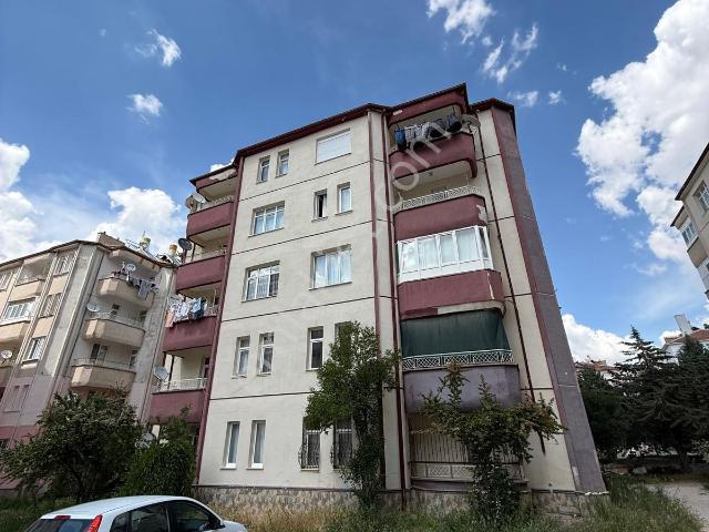 Yunuskent Mah. Ongun Sitesi İçerisi Ara Kat Satılık 3+1 140m2