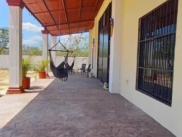 Yucatán Casa en esquina estilo Campestre con gran terreno! Venta Xmatkuil
