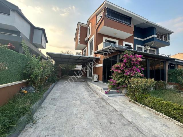 Yukarıkızılca'da Müstakil 4+1 600 M2 İçerisinde Özel Yapım Villa