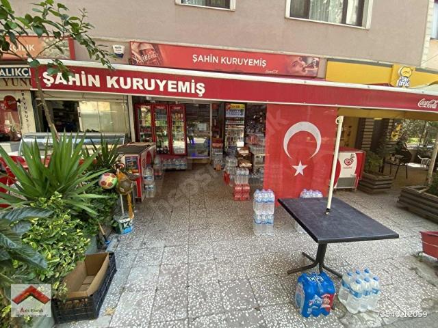 Yüksek cirolu Mengi sokakta 40 yıllık kuruyemişçi devren kiralık