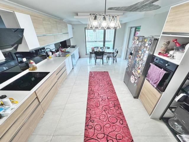 Yükseltepe'de Geniş Sevenlere 260m² Site İçinde Fırsat Daire