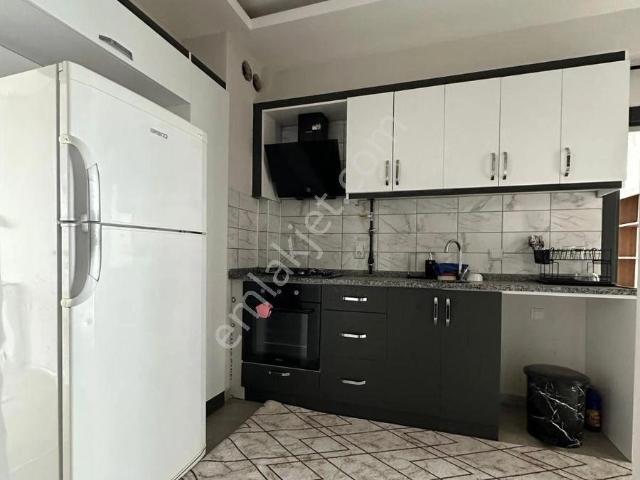 Yüksel Şahin'den Kosova'da Ara Kat Asansörlü Eşyalı Satılık 2+1