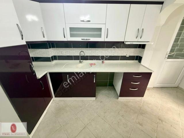 Yükselden Akçay Merkezde Ayrı Mutfaklı Bahçe Kullanımlı 2+1daire
