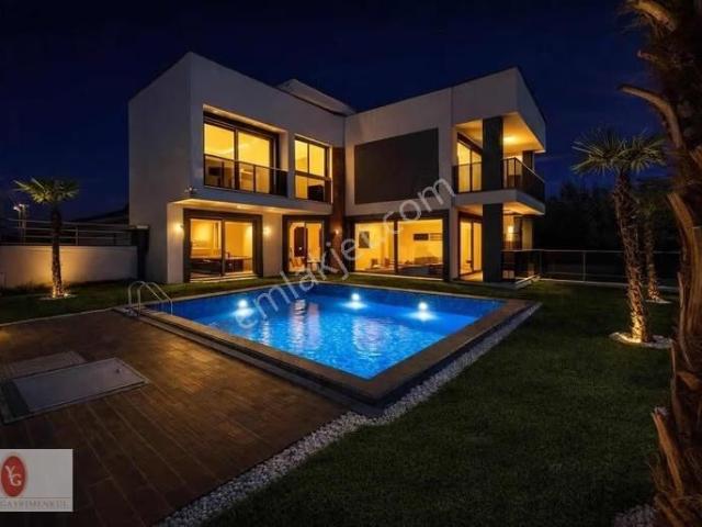 Yükselden Akçayda Tam Bağımsız Havuzlu Doğalgazlı Lüx 5+1 Villa