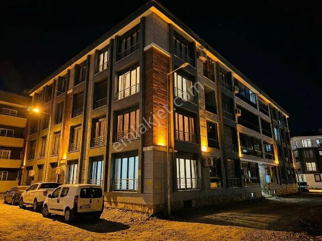 Yükselden Akçay'da Öncephe Ultra Geniş Kapalı Otoparklı 1+1daire