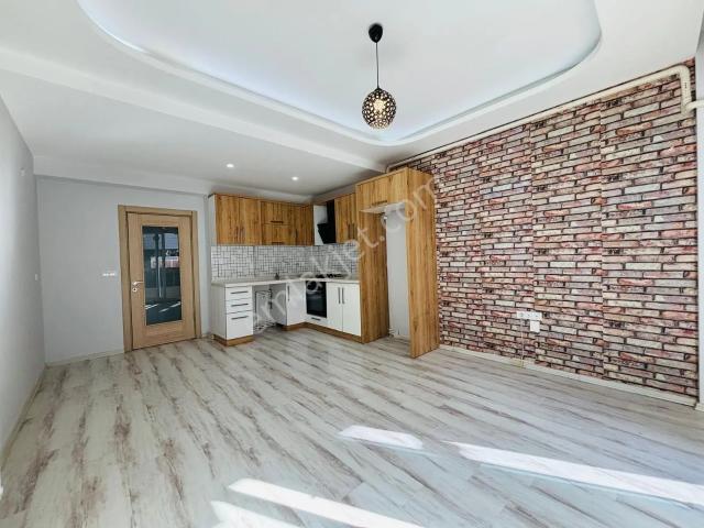 Yükselden İkizçayda Cam Balkonlu Kombili Satılık 1+1 Lüx Daire