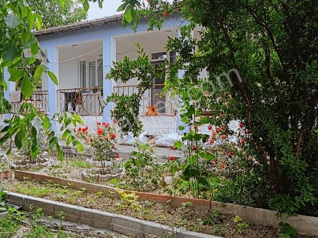 Yurtbaşı Merkezde Satılık Bahçeli Ev