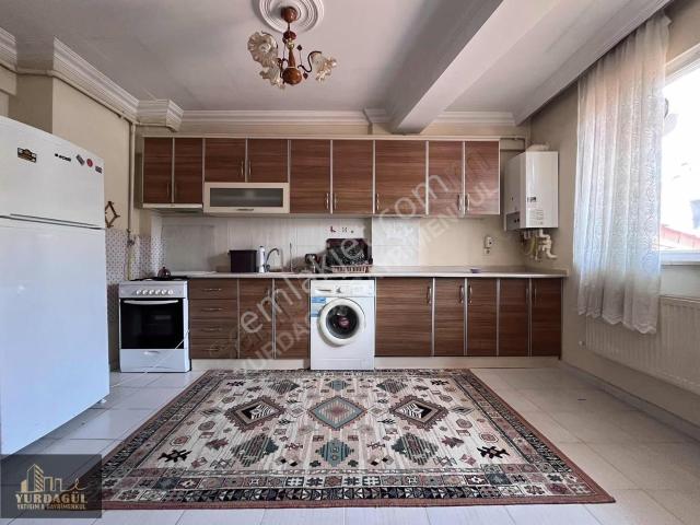 Yurdagül'den Gültepe'de 2+1 90 M2 3.kat Eşyalı Kiralık Daire