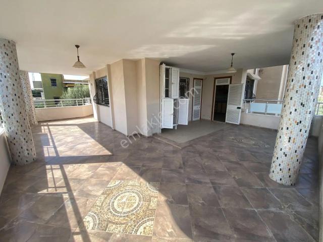 Yüreğir Seyhan Mah. 3+1 165 M2 Geniş Teraslı Daire