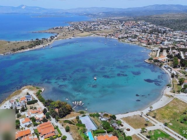 YUSE'DEN ÇEŞME ŞİFNEDE MODERN MİMARİ HAVUZLU SATILIK LÜKS VİLLA
