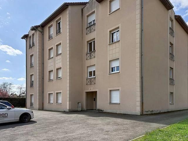 YUTZ Appartement F3/F4 de 76,77 m2 avec terrasse et garage