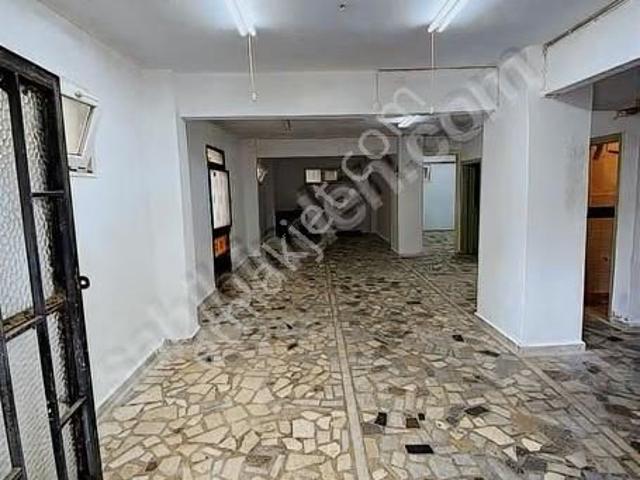 Yuva Emlaktan Kısıklı Mhsinde 120m2 Giriş Kat Kiralık Dükkan