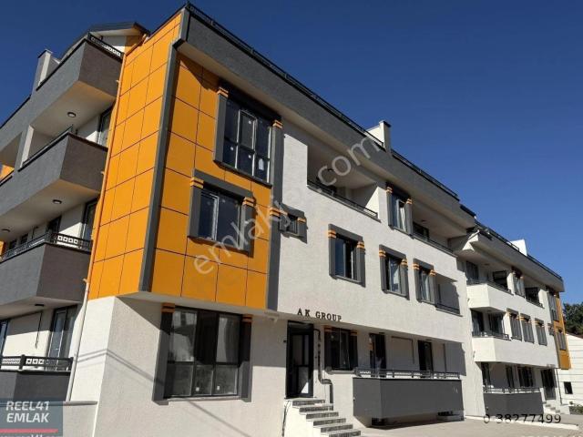 Yuvacık Merkezde 2+1 Kullanışlı Havuzlu Daire