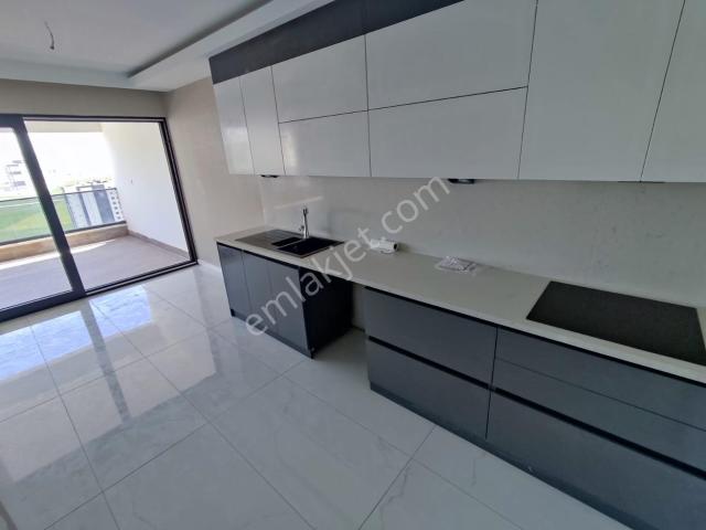 Yuvaköy Mah. Norm Tower'da Full Yapılı 4+1 Kiralık Daire