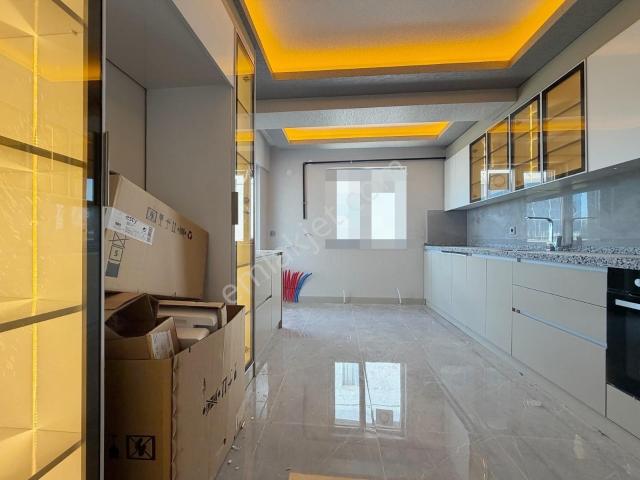 Yuvam'dan Merkezi Lokasyon'da Ultra Geniş 4+1 Daire Fırsatı!