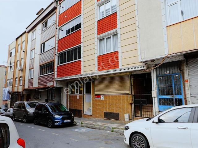 Yüzyıl 42 Evler'de Önü Açık, 160m² Geniş Kiralık Dükkan