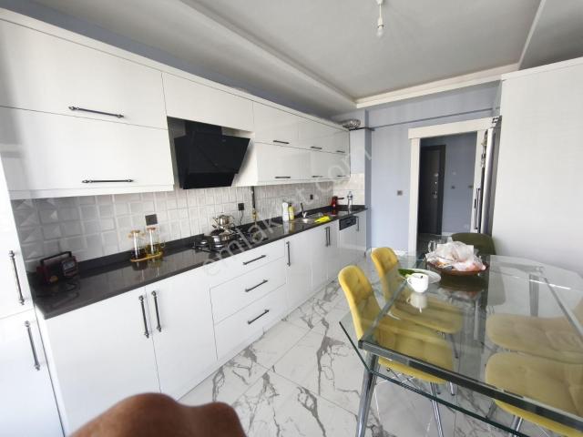 Yüzakı Bulvarında Caddeye Sıfır 3+1 Satılık Daire