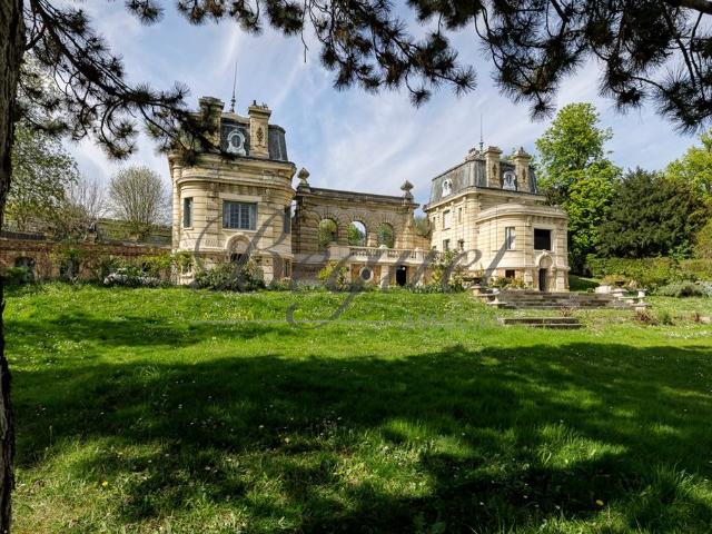 YVELINES 78430 LOUVECIENNES MAISON 970 M² 4 CHAMBRES DEPENDANCE PARC 5300 M²