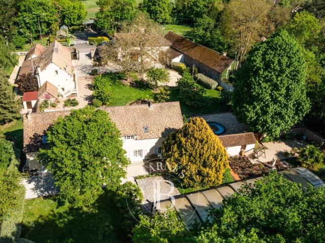 Yvelines Propriété de famille Lisière de foret 360m² Anet