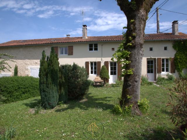 Yviers: maison avec 5 pièces en vente 185400 EUR