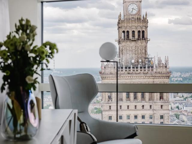 Złota 44 | High Floor Apartment with Skyline View