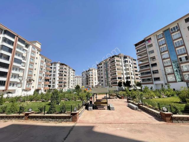 Z Group'dan Şehir Hastanesi Yakınında Site İçerisi Daire