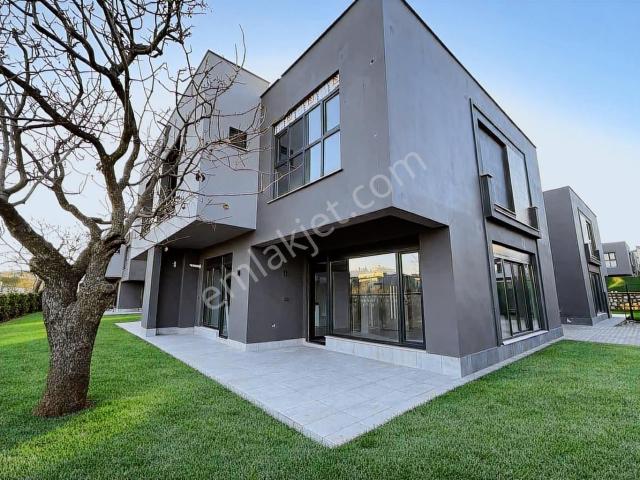 Z Group'dan Körkün Migros Arkası Havuzlu Sitede 3+1 Villa