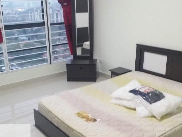 Z Residence Middle Room Fully Furnished + Parking