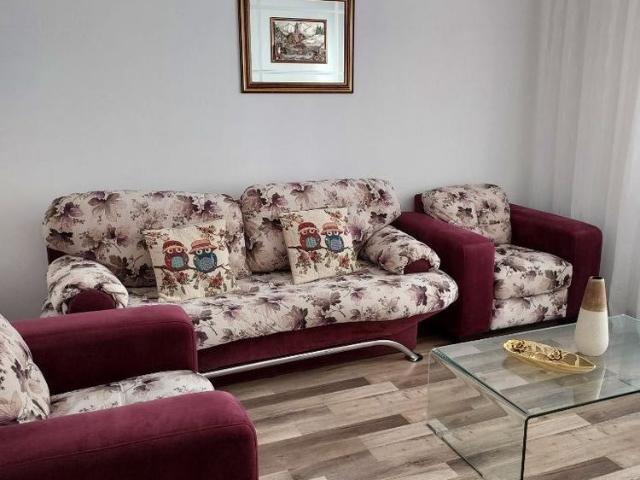 Zamca 2 camere decomandate si loc de parcare, bloc nou