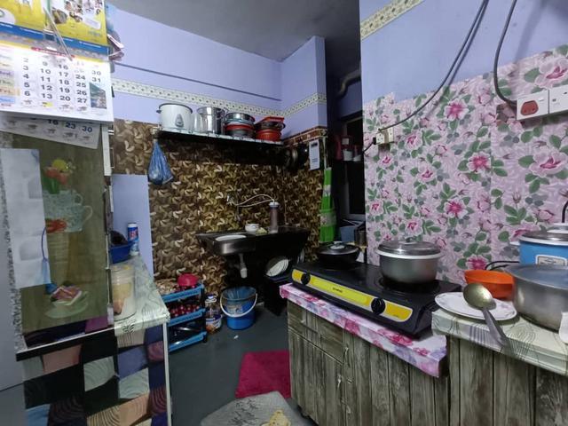 Zan Ara apartment at sungai Ara 2 car park