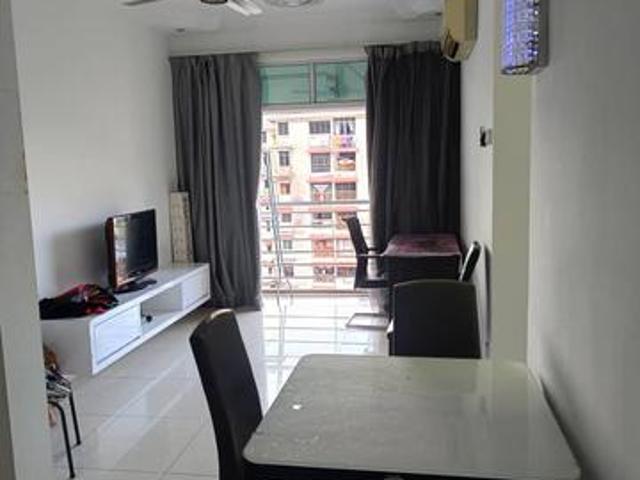 Zan Ara Apartment RENOVATED KCAB 3Bedrooms 700sf 1Fixed Carpark