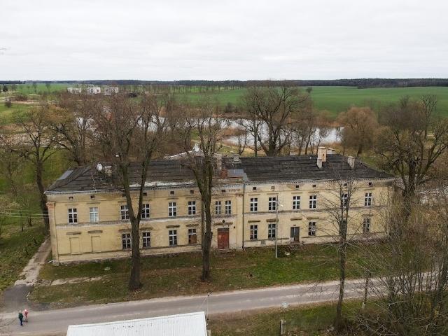 Sprzedam zabytkowy pałac 189 m² w Ogardach z historią i potencjałem