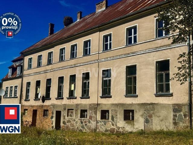 Zabytkowy pałac z parkiem na Kaszubach, odrestaurowany!