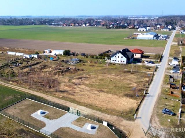 Zacisze 1 056 m², Groblice