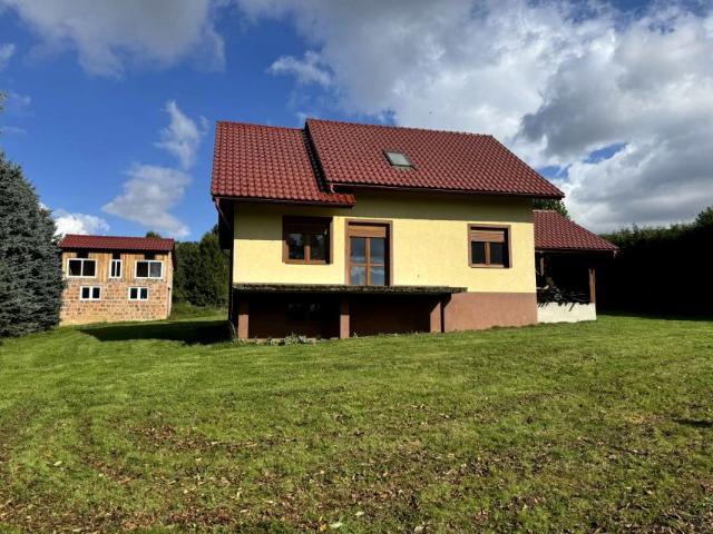 Zacisze 3 200 m², Strzyżów