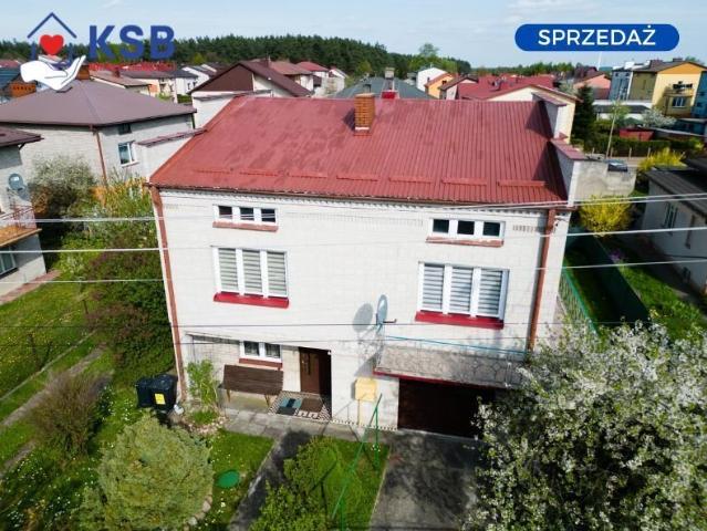 Zadbany dom 135 m2 z garażami i ogrzewaniem węglowym