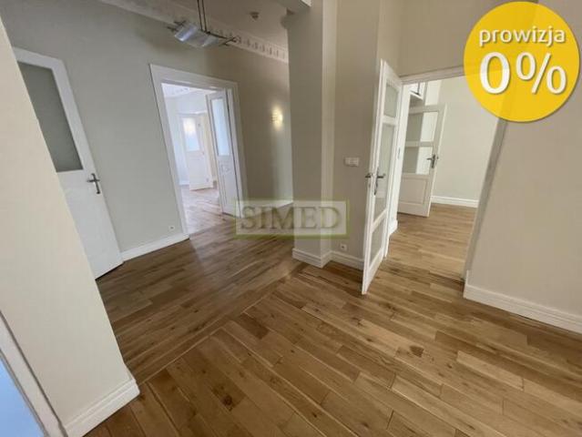 Przedwojenna kamienica,dostęp24h,recepcja,cicho