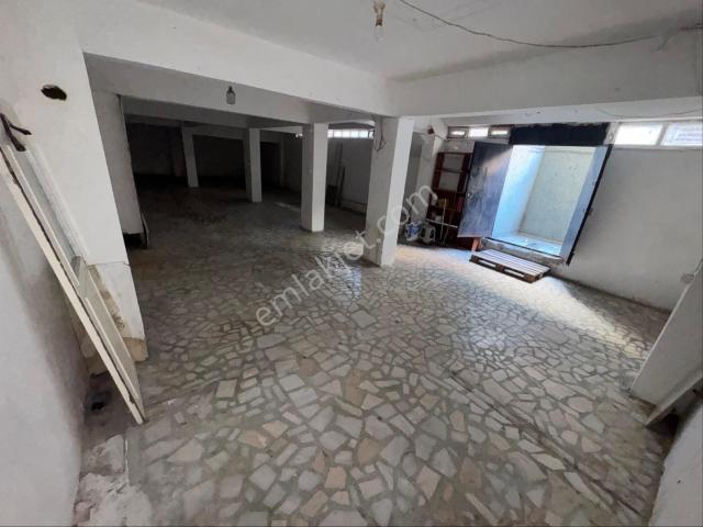Zafer Yapı Gayrimenkulden Kiralık Yarı Bodrum Dükkan 180m2 Sanayi Elektrikli Cebeci Mahde