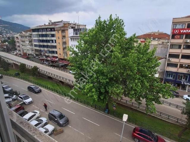 Zafer 'de Full Eşyalı Satılık 3+1 Daire Cadde Üzerinde