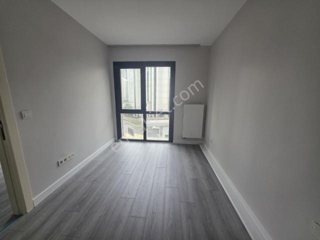 Zafer Mah. Terrace Mix Satılık 1+1 Daire Boş