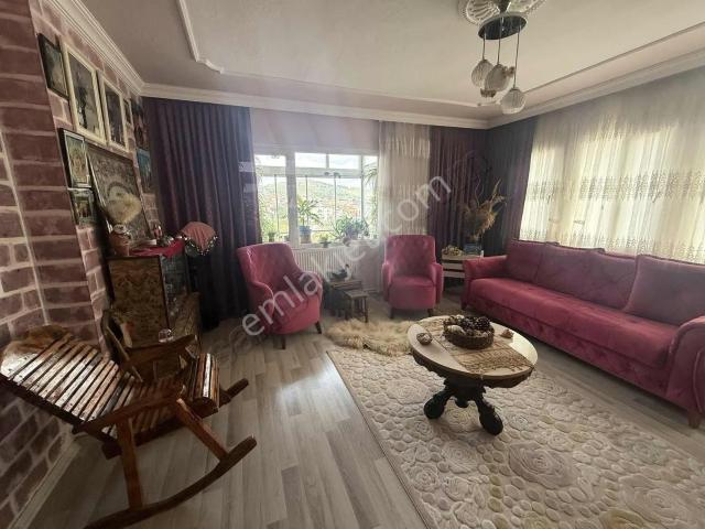 Zafer Mahallesinde 3+1 Geniş Doğalgazlı Daire