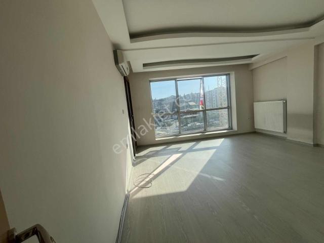 Zafertepe Mah 2+1 Cadde Üstü Arakat Asansörlü
