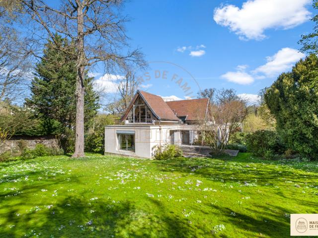 Zaha Maison d'architecte à vendre au Hameau de la Jonchère à Rueil Malmaison