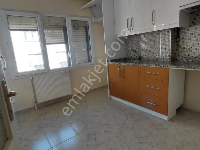 Zaimağa Caddesinde 3+1 Doğalgazlı 4.kat Ful Aydınlık