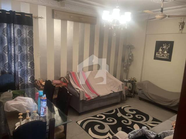 Zainab Plaza 3 Bed DD Flat For Sale