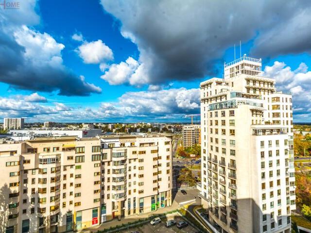Zapraszam do dwupoziomowego mieszkania z panoramicznym widokiem na Warszawę