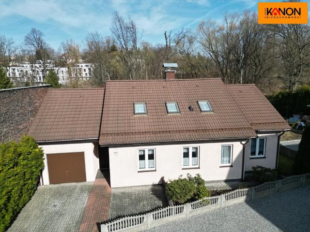 Zapraszam do obejrzenia domu 189 m² z garażem w Kamienicy