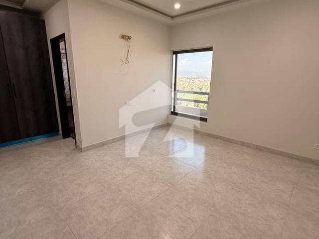 Zarkon Heights 3 Bed Flat For Rent